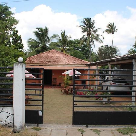 One More Day Hostel Weligama Exterior foto